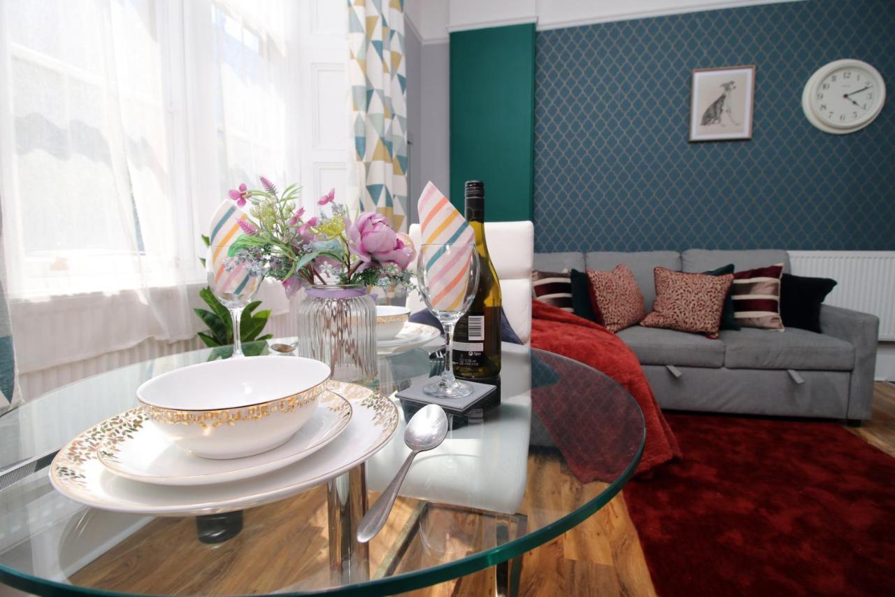 شقة Sleek And Stylish 2 Bed In Clifton - Garden بريستول المظهر الخارجي الصورة